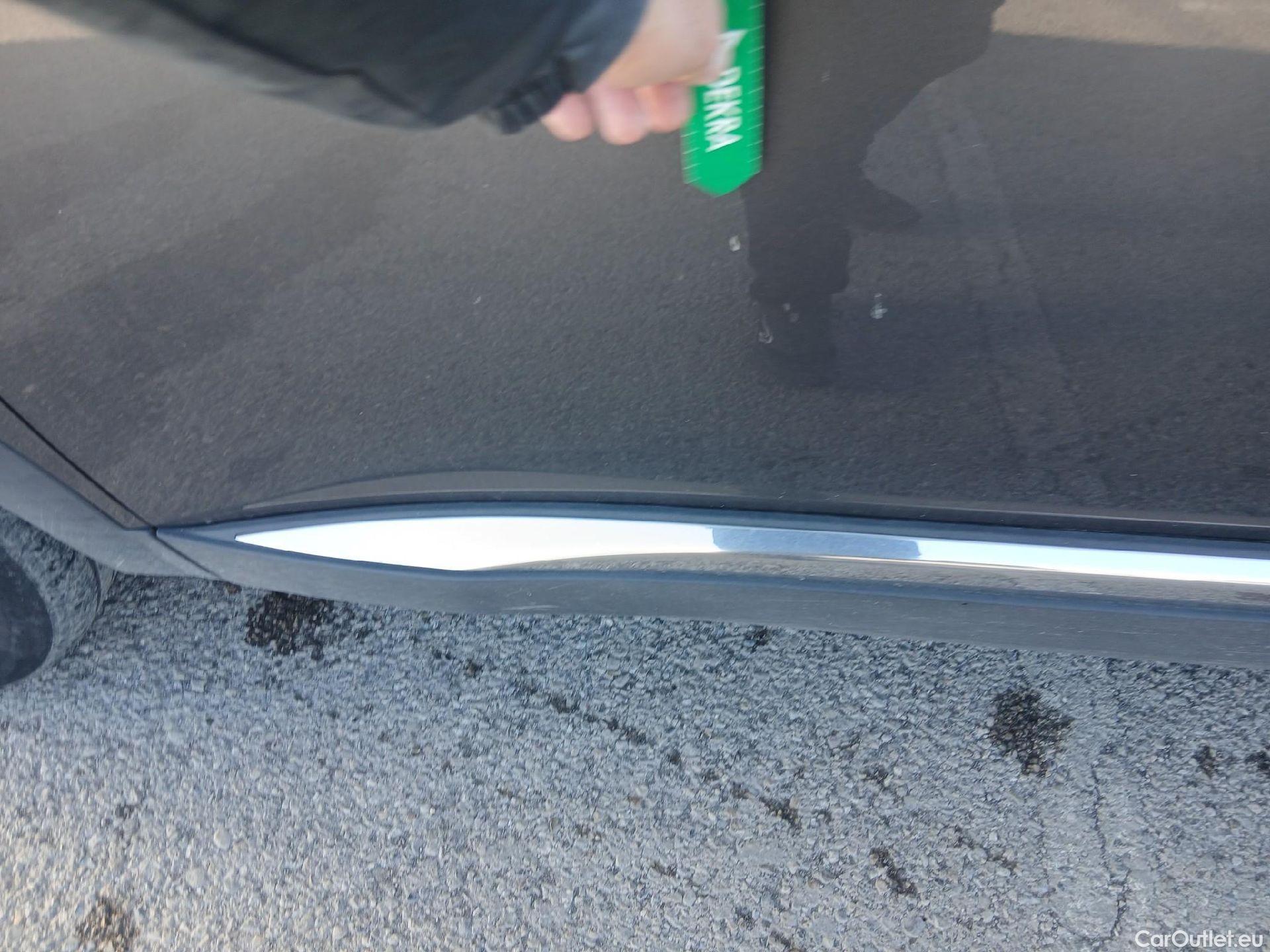  Peugeot  3008 PEUGEOT  Hybrid / 2020 / 5P / todoterreno 225 e-EAT8 Allure (AC2) #10