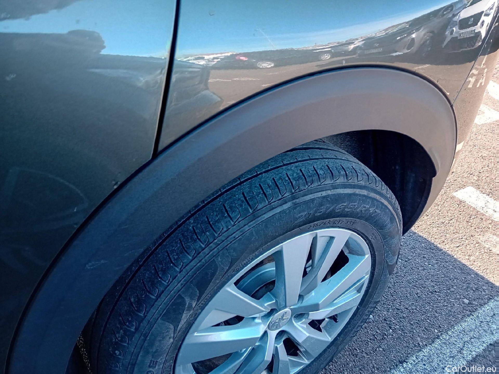  Peugeot  3008 PEUGEOT  / 2016 / 5P / todoterreno 1.5L BlueHDi 96kW (130CV) S&S Active (AC2) #6