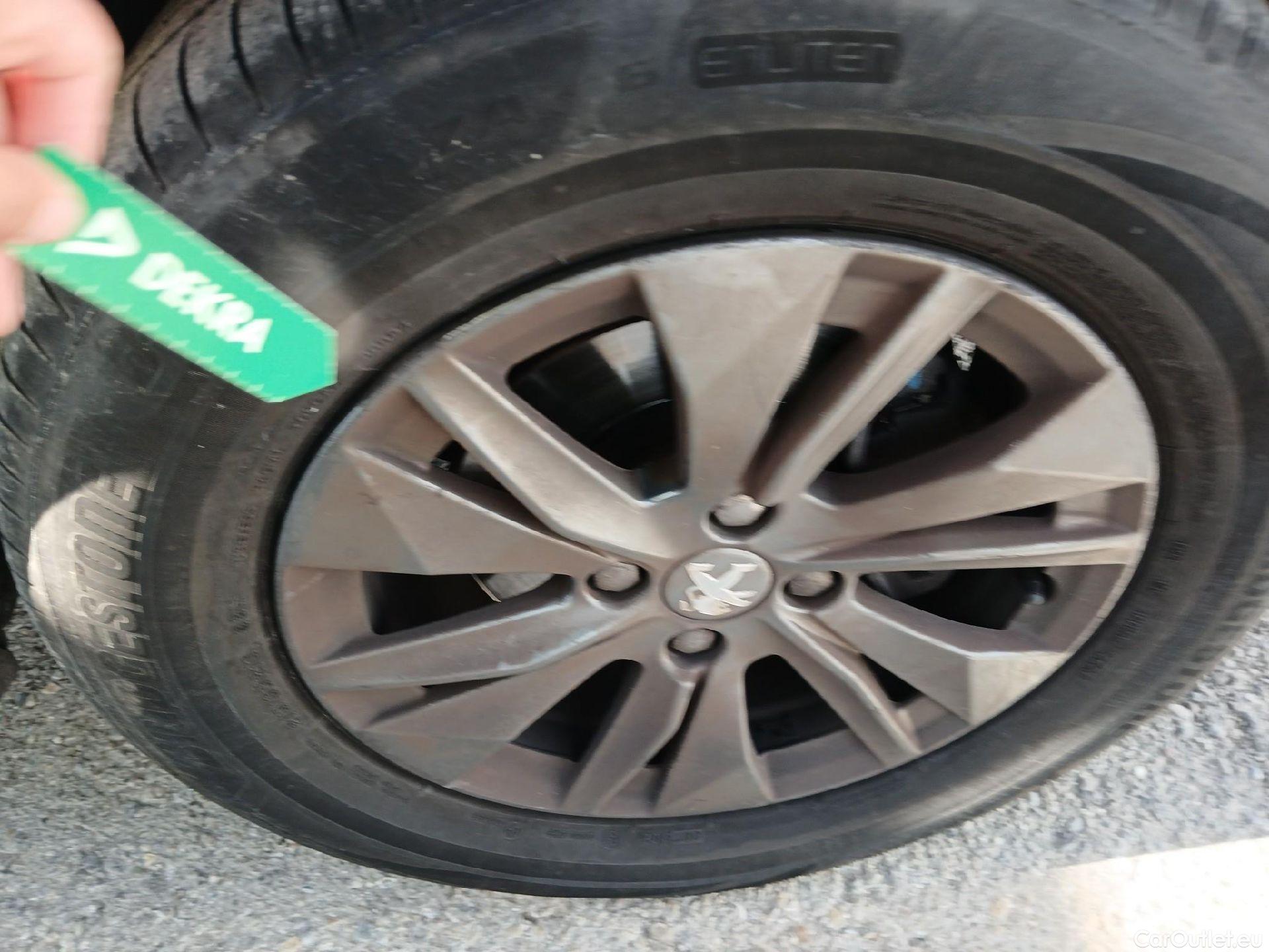  Peugeot  2008  Active Pack 1.2 PureTech 130CV MT6 E6d #21