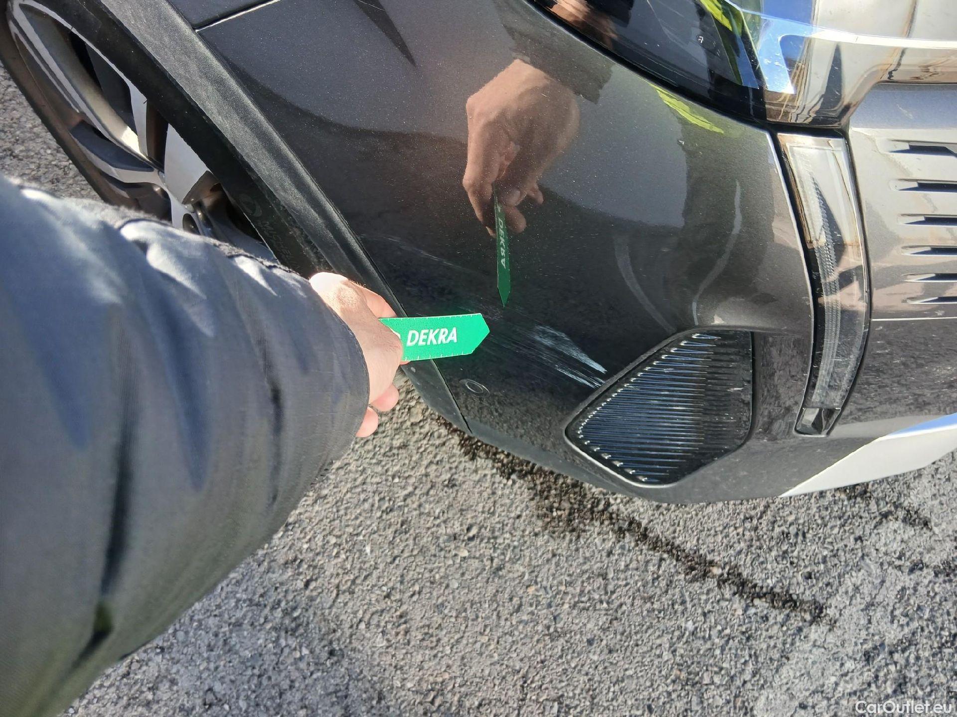  Peugeot  3008 PEUGEOT  Hybrid / 2020 / 5P / todoterreno 225 e-EAT8 Allure (AC2) #3