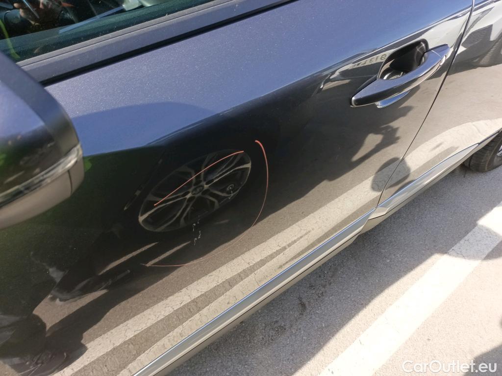  Peugeot  2008 PEUGEOT  / 2019 / 5P / todoterreno Allure Pack Puretech 130 S&S EAT8 (AC2) #1