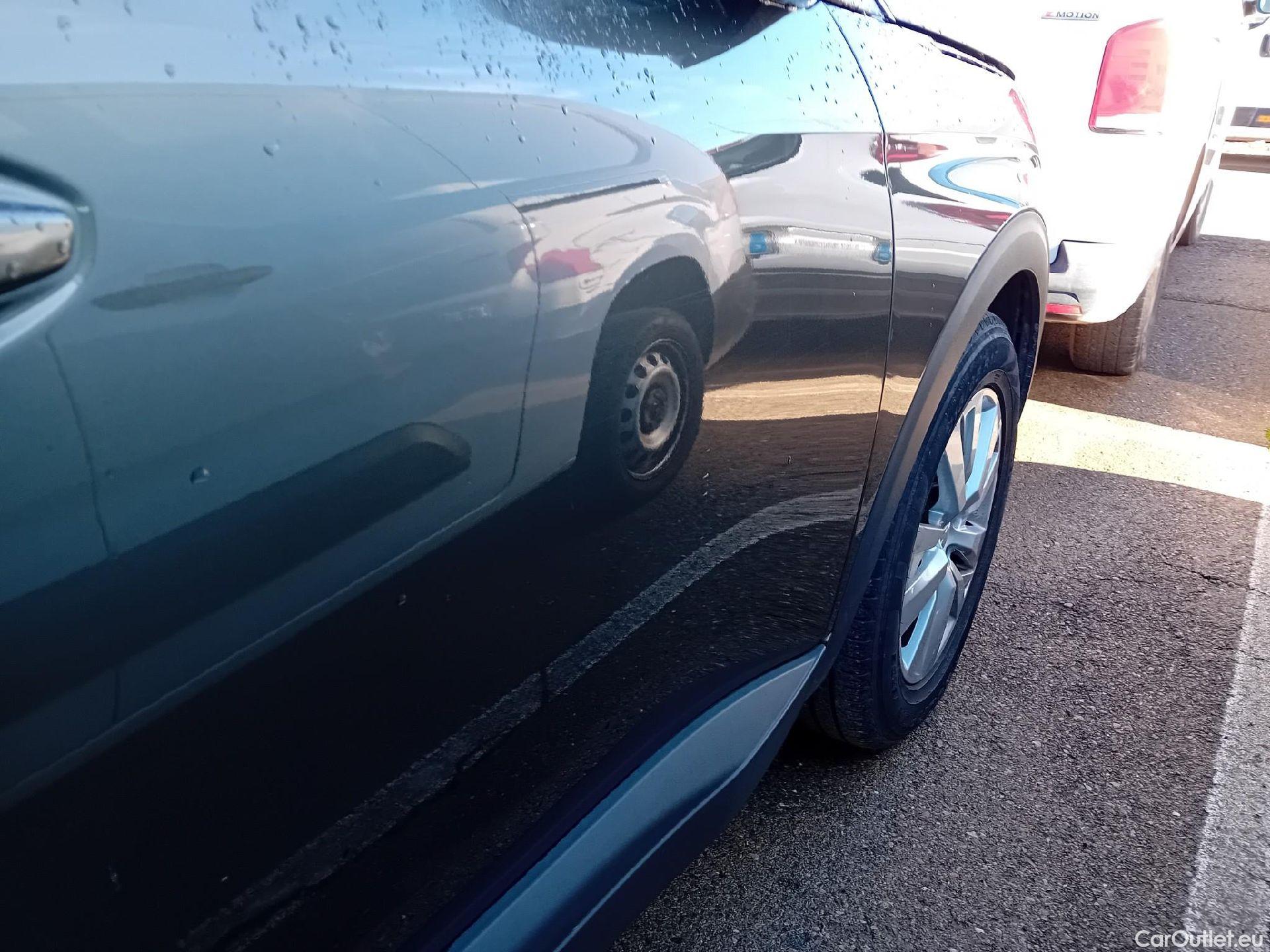  Peugeot  3008 PEUGEOT  / 2016 / 5P / todoterreno 1.5L BlueHDi 96kW (130CV) S&S Active (AC2) #17