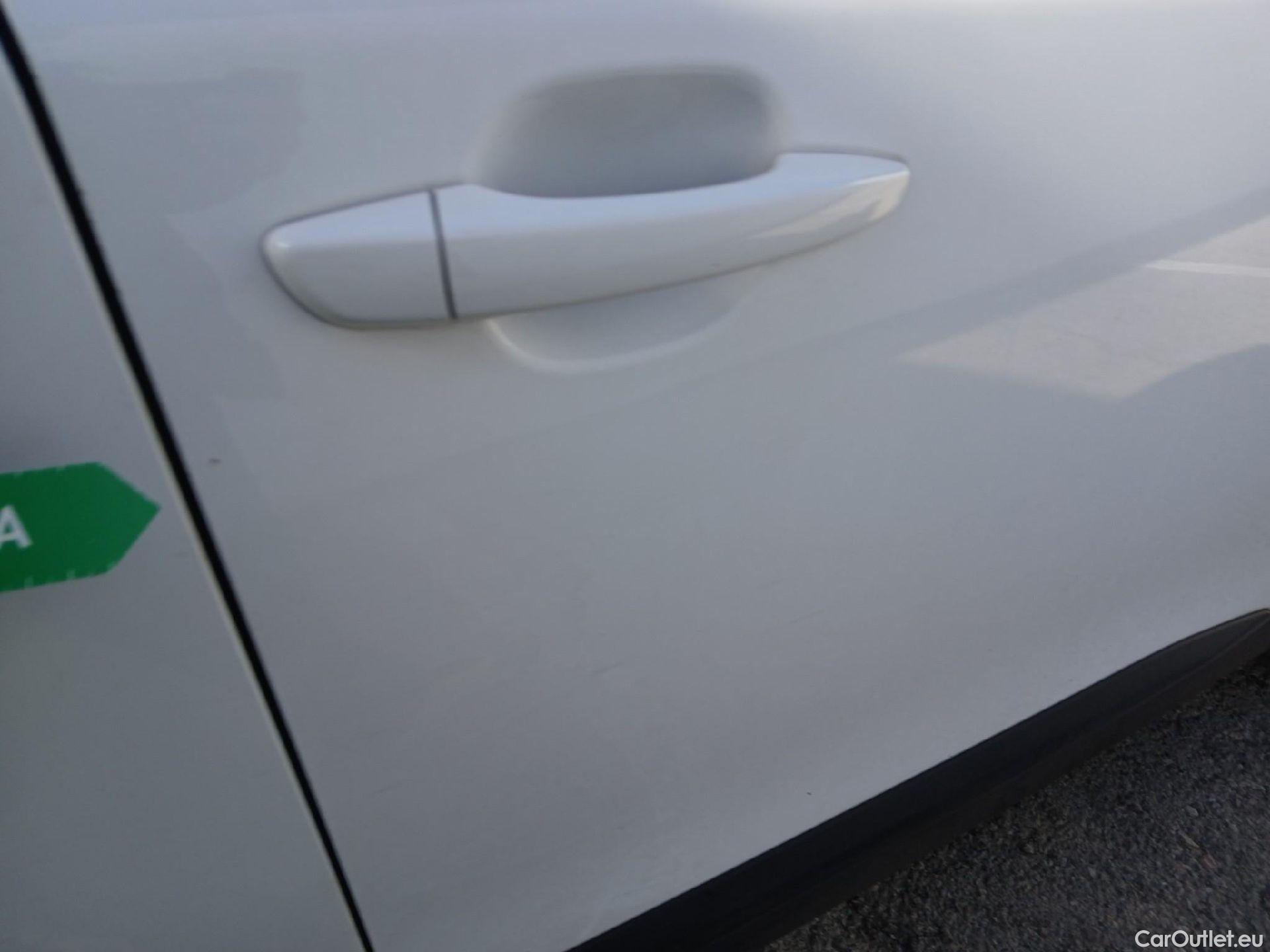  Peugeot  2008  Active Pack 1.2 PureTech 130CV MT6 E6d #17