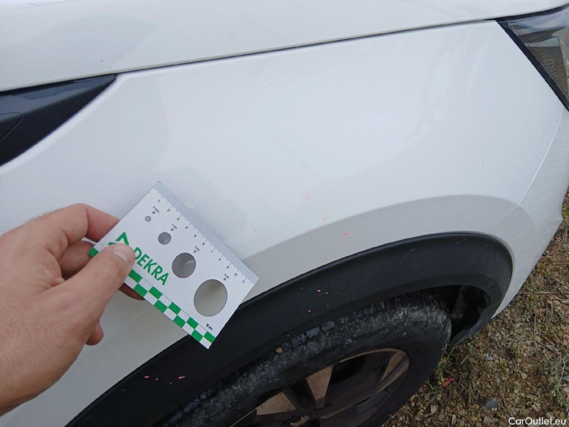  Peugeot  2008 PEUGEOT  / 2019 / 5P / todoterreno Allure BlueHDI 81kW (110CV) #33