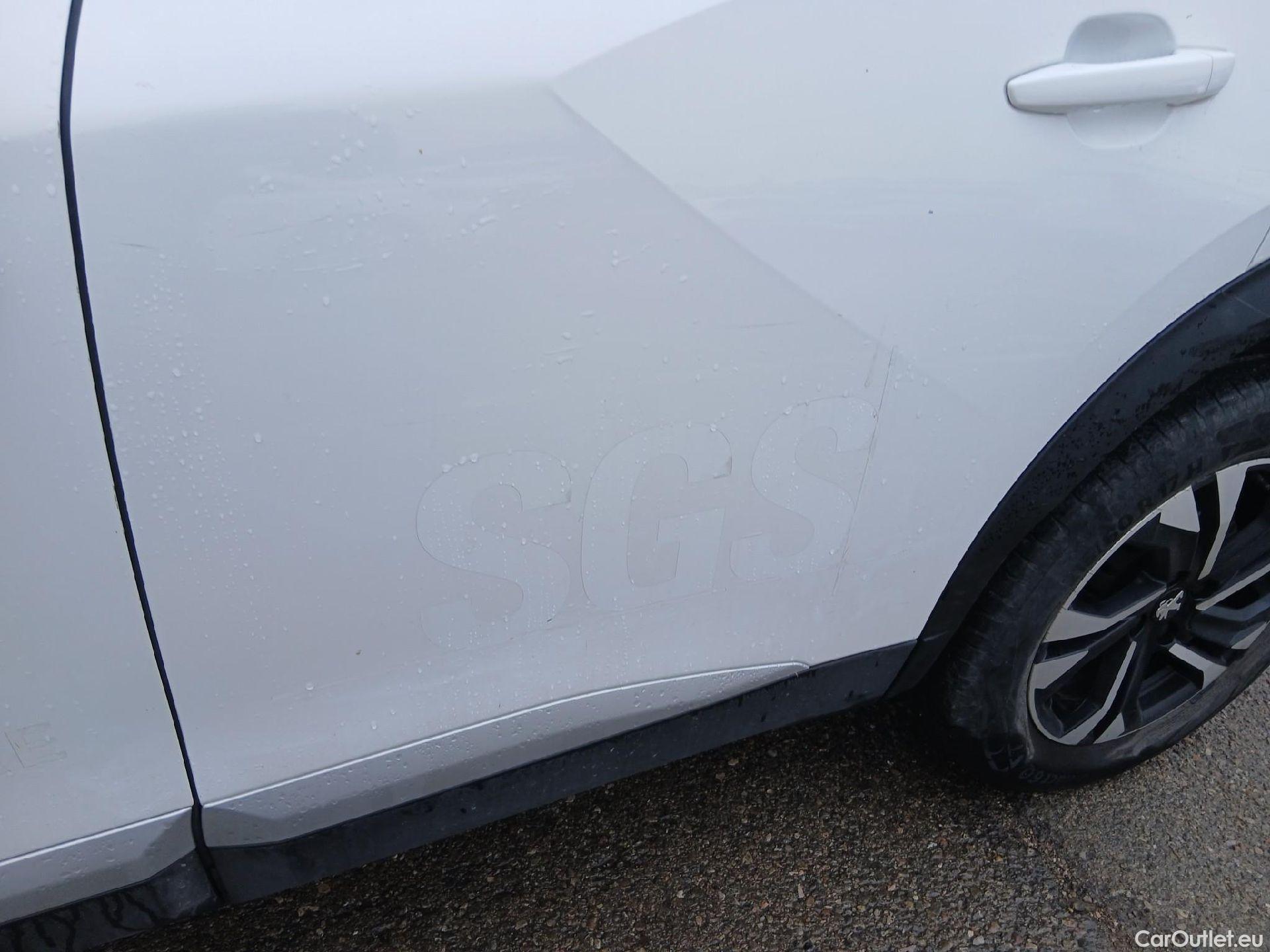  Peugeot  2008 PEUGEOT  / 2019 / 5P / todoterreno Allure BlueHDI 81kW (110CV) #17