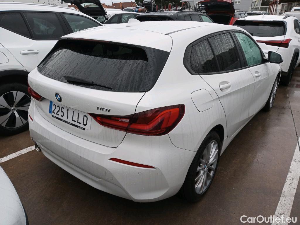  Bmw  Serie 1 BMW  / 2019 / 5P / berlina con portón 118i #11