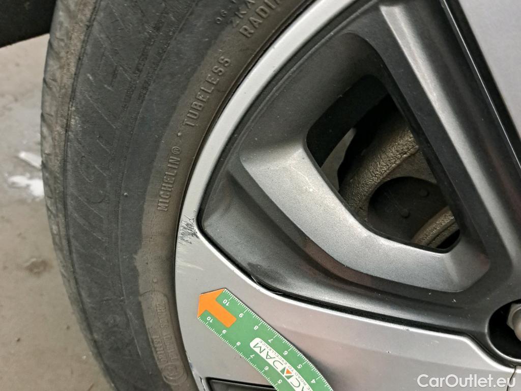  KIA  Niro KIA  Hïbrido Enchufable / 2016 / 5P / crossover 1.6 GDi Híbrido Enchufable 104kW Drive #29