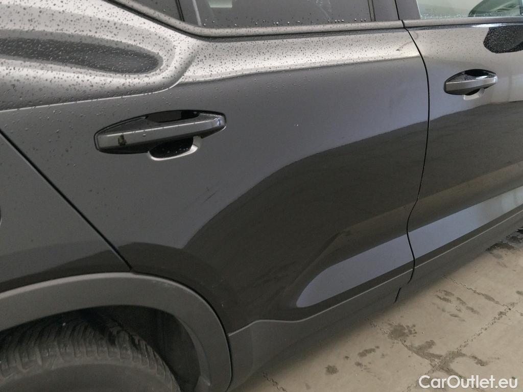  Volvo  XC 40 VOLVO XC40 / 2017 / 5P / todoterreno 2.0 T4 AWD Momentum Auto #7