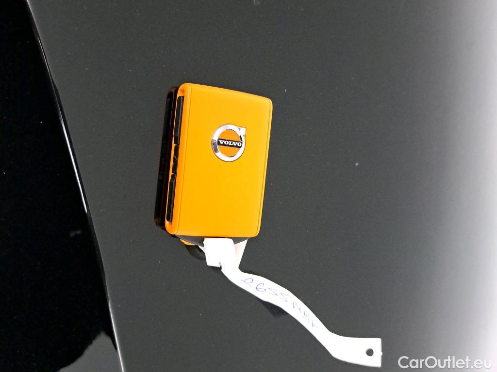  Volvo  V60 VOLVO  / 2018 / 5P / familiar 2.0 B3 (G) Essential Auto #4