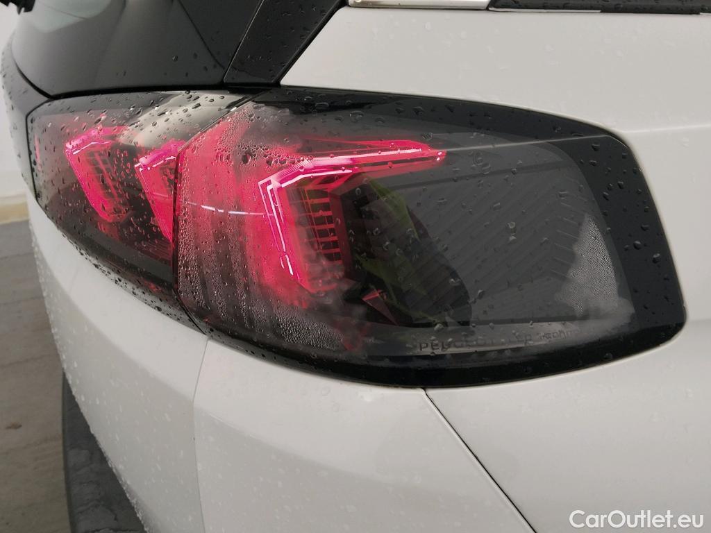  Peugeot  5008 PEUGEOT  / 2020 / 5P / todoterreno 1.2 PureTech 96KW S&S Active Pack EAT8 #1