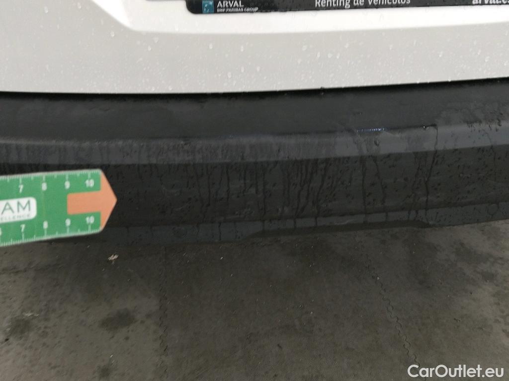  Peugeot  5008 PEUGEOT  / 2020 / 5P / todoterreno 1.2 PureTech 96KW S&S Active Pack EAT8 #14