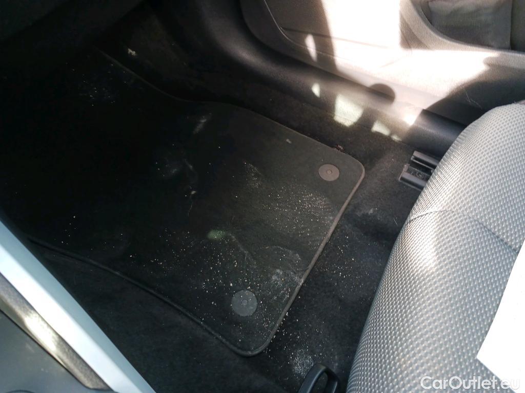  Audi  Q2 AUDI  / 2016 / 5P / todoterreno Design 30 TFSI 85kW (116CV) (AC) #42