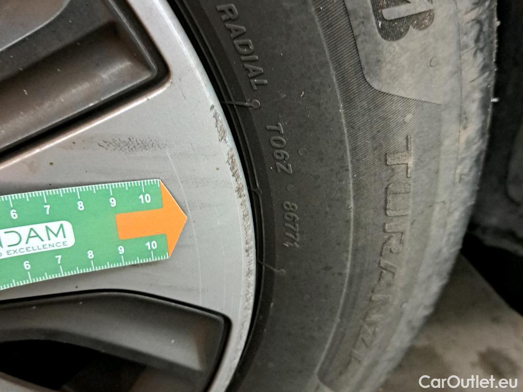  KIA  Niro KIA  Hïbrido Enchufable / 2016 / 5P / crossover 1.6 GDi Híbrido Enchufable 104kW Drive #22