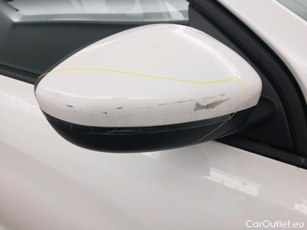  Peugeot  308 PEUGEOT  / 2017 / 5P / berlina con portón 5P Style BlueHDi 100 S&S 6 Vel. MAN #27