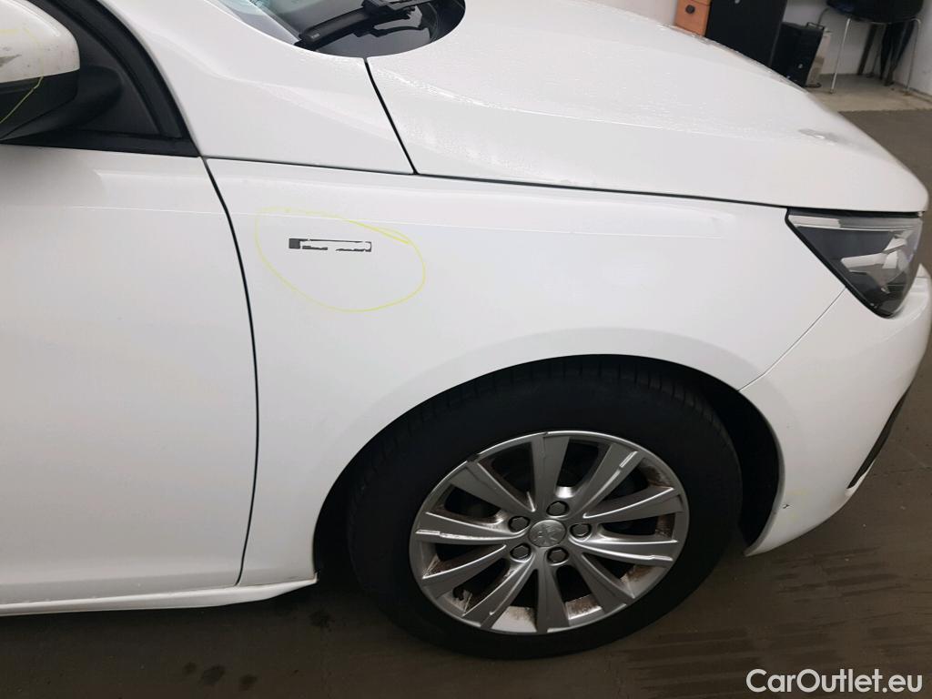  Peugeot  308 PEUGEOT  / 2017 / 5P / berlina con portón 5P Style BlueHDi 100 S&S 6 Vel. MAN #21