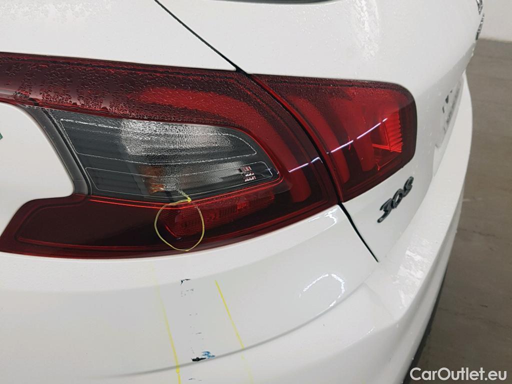  Peugeot  308 PEUGEOT  / 2017 / 5P / berlina con portón 5P Style BlueHDi 100 S&S 6 Vel. MAN #3