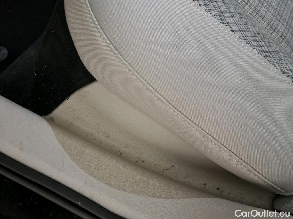  Volvo  V60 VOLVO  / 2018 / 5P / familiar 2.0 B3 (G) Essential Auto #16