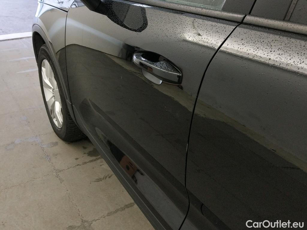  Volvo  XC 40 VOLVO XC40 / 2017 / 5P / todoterreno 2.0 T4 AWD Momentum Auto #15