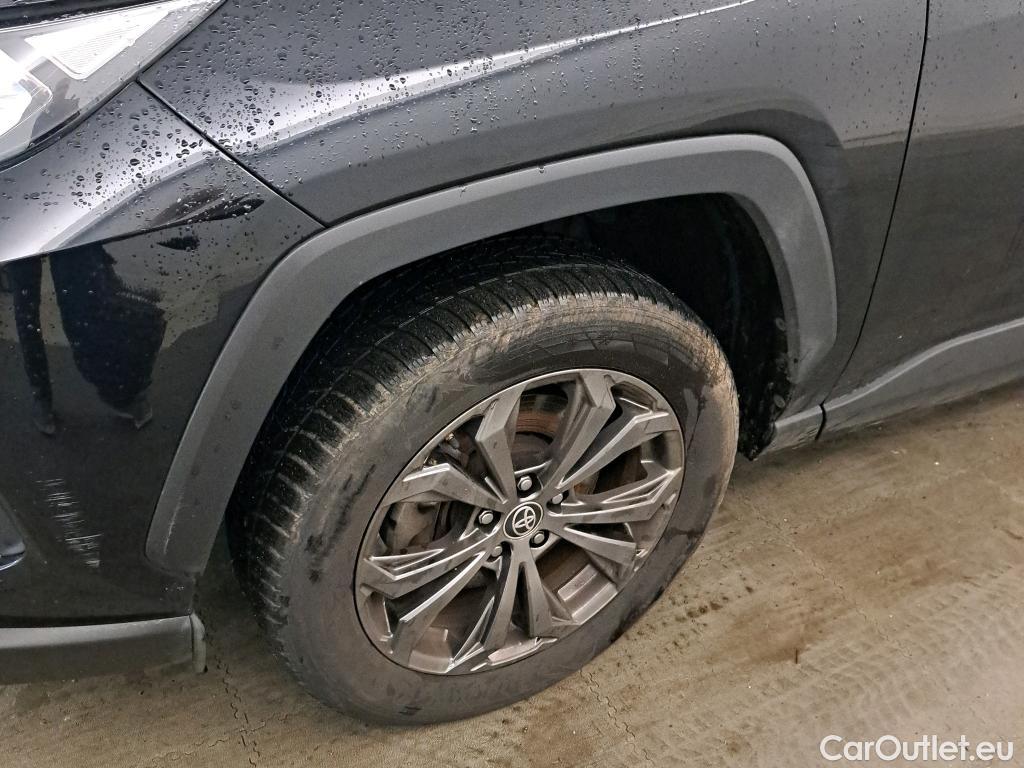  Toyota  RAV4 TOYOTA  / 2018 / 5P / todoterreno 2.5l 220H Advance #10