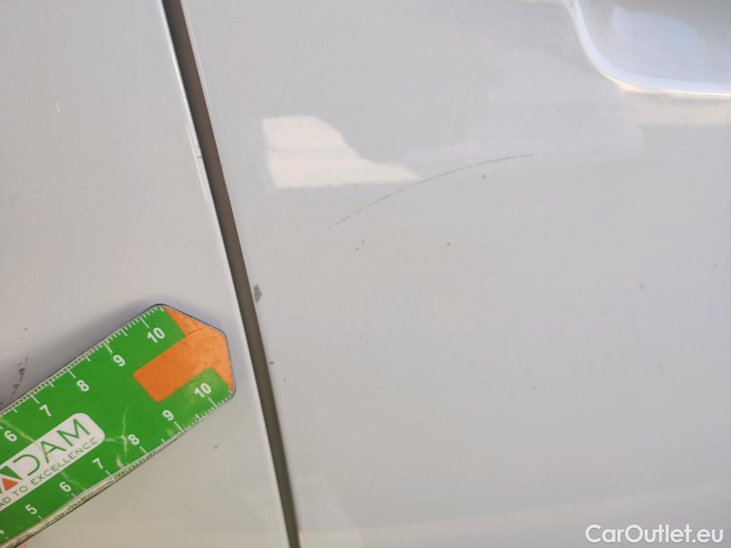  Audi  Q2 AUDI  / 2016 / 5P / todoterreno Design 30 TFSI 85kW (116CV) #4