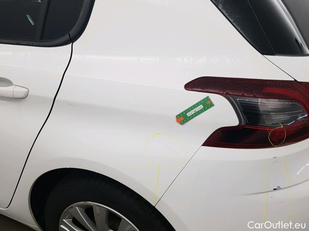  Peugeot  308 PEUGEOT  / 2017 / 5P / berlina con portón 5P Style BlueHDi 100 S&S 6 Vel. MAN #30