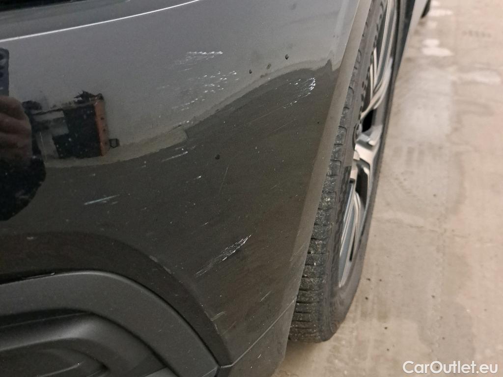  Volvo  V60 VOLVO  / 2018 / 5P / familiar 2.0 B3 (G) Essential Auto #23