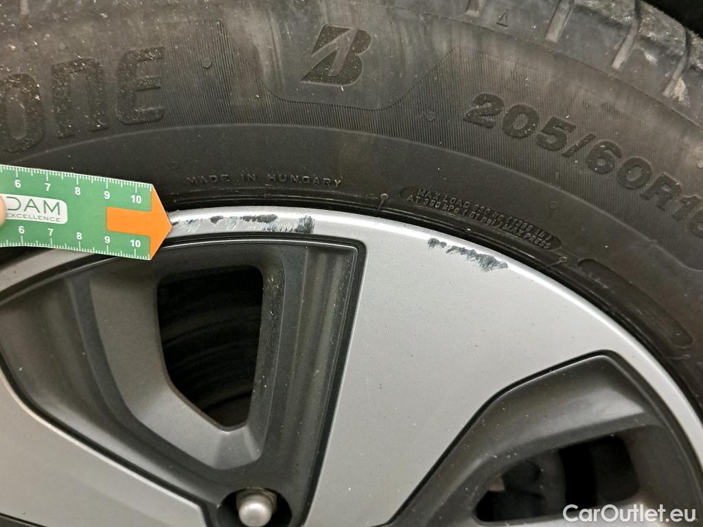  KIA  Niro KIA  Hïbrido Enchufable / 2016 / 5P / crossover 1.6 GDi Híbrido Enchufable 104kW Drive #25