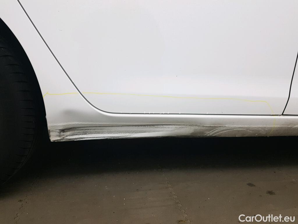  Peugeot  308 PEUGEOT  / 2017 / 5P / berlina con portón 5P Style BlueHDi 100 S&S 6 Vel. MAN #5