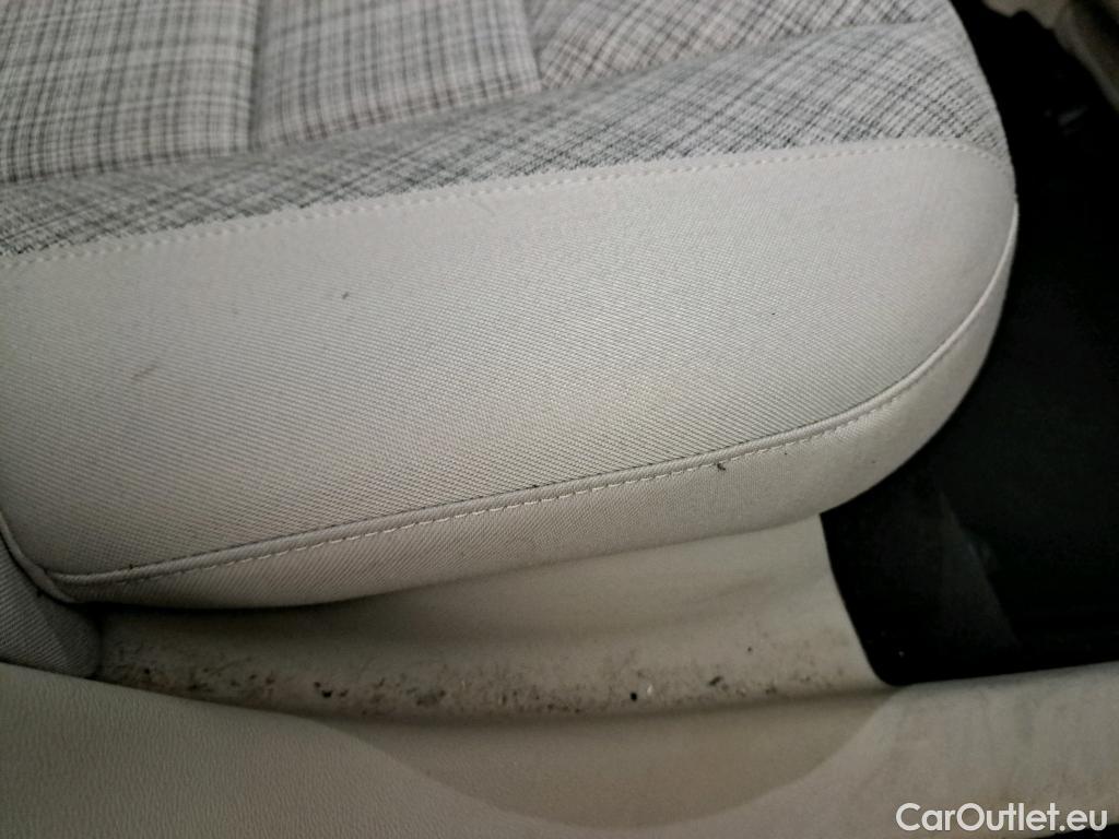  Volvo  V60 VOLVO  / 2018 / 5P / familiar 2.0 B3 (G) Essential Auto #19