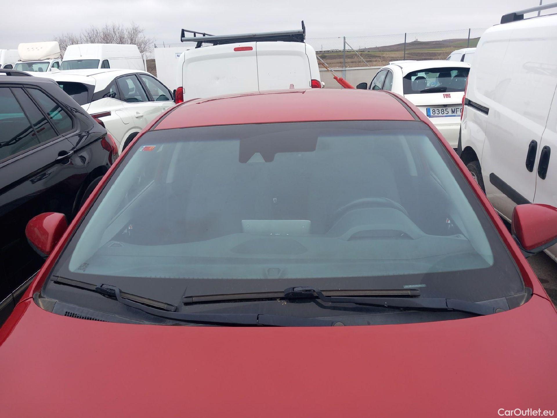  Hyundai   Ioniq HYUNDAI / 2019 / 5P / berlina con portón 1.6 GDI HEV Tecno DCT #1