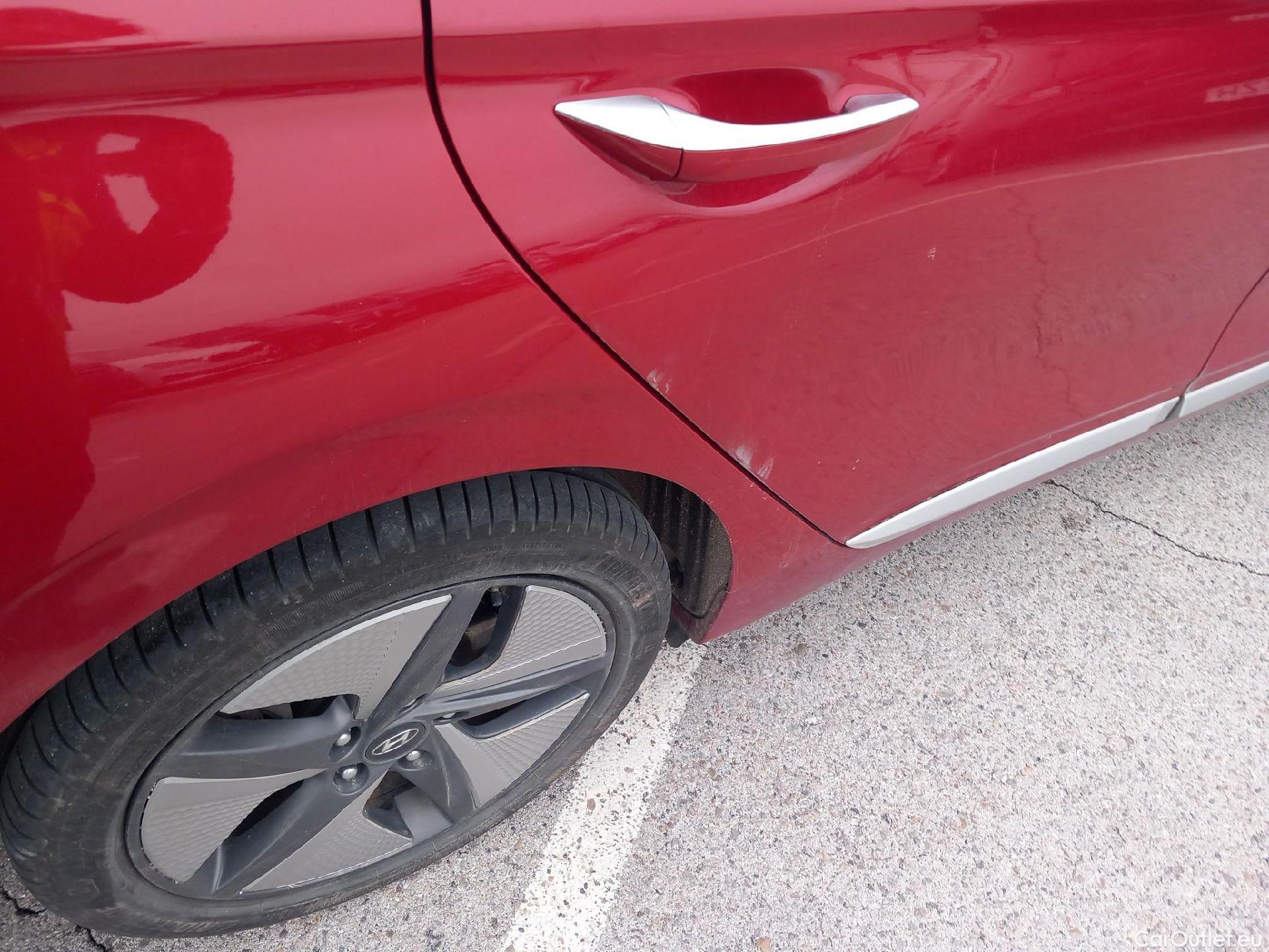  Hyundai   Ioniq HYUNDAI / 2019 / 5P / berlina con portón 1.6 GDI HEV Tecno DCT #16