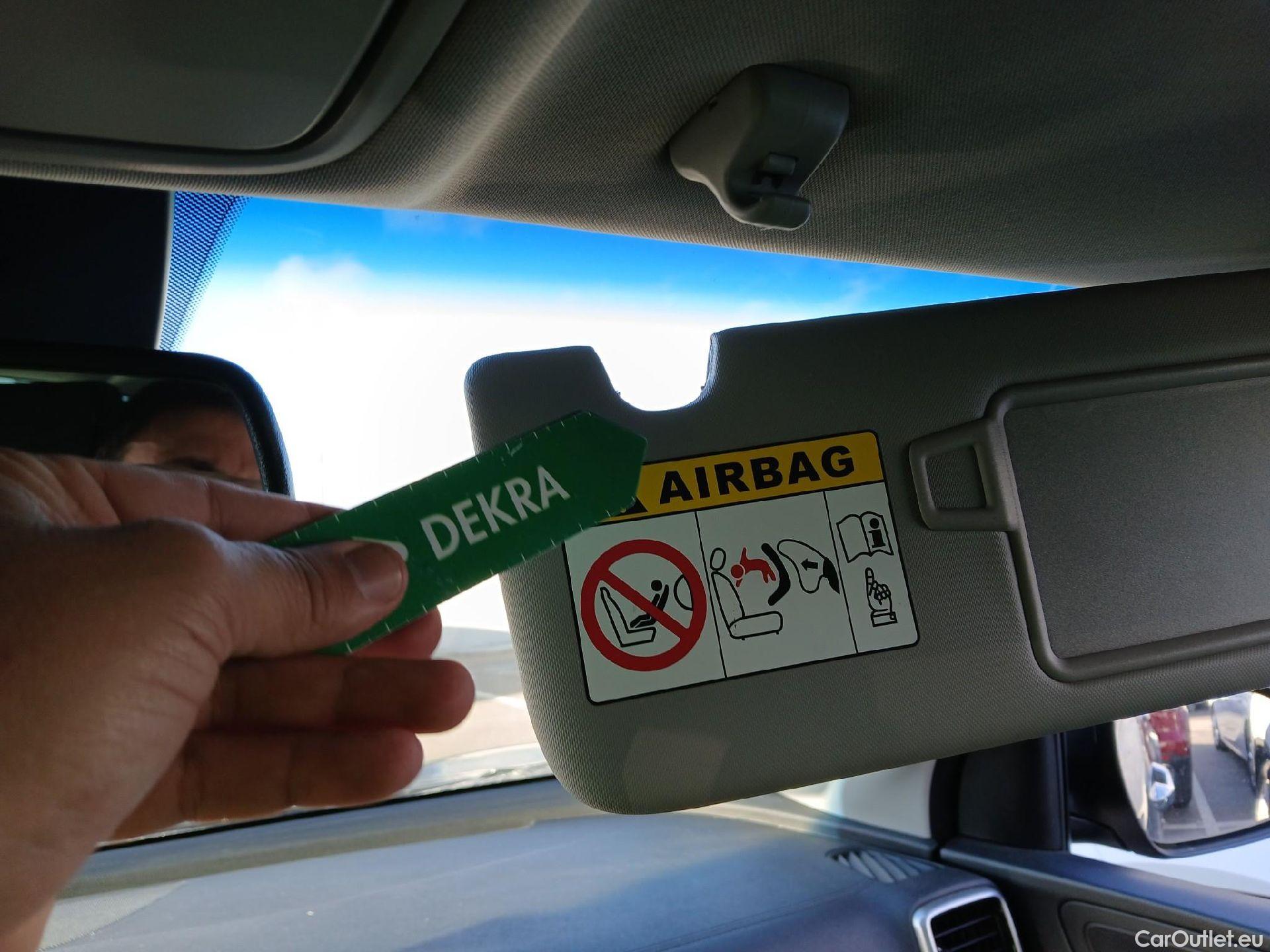  KIA  Sportage KIA  1.6MHEV Drive 100kW(136CV) 4x2(Crist Tintados)(CX) #1