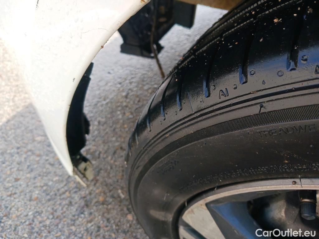  Hyundai  i20 HYUNDAI  / 2020 / 5P / berlina con portón 1.2 MPI SLX #10