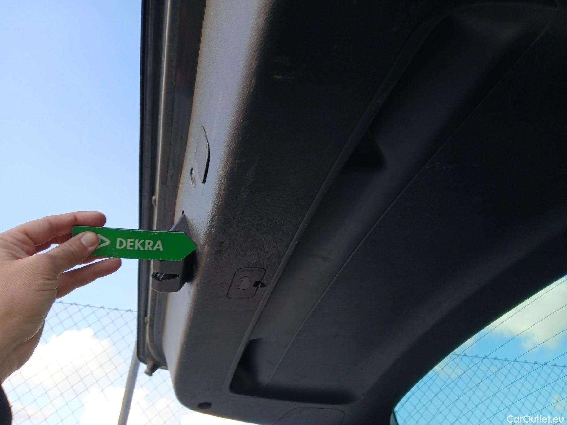  KIA  Sportage KIA  1.6MHEV Drive 100kW(136CV) 4x2(Crist Tintados)(CX) #18