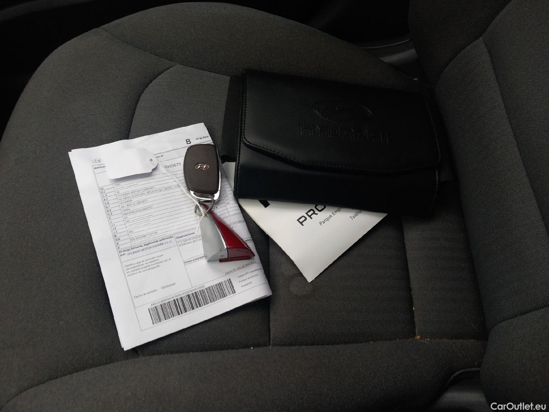  Hyundai   Ioniq HYUNDAI / 2019 / 5P / berlina con portón 1.6 GDI HEV Tecno DCT #4