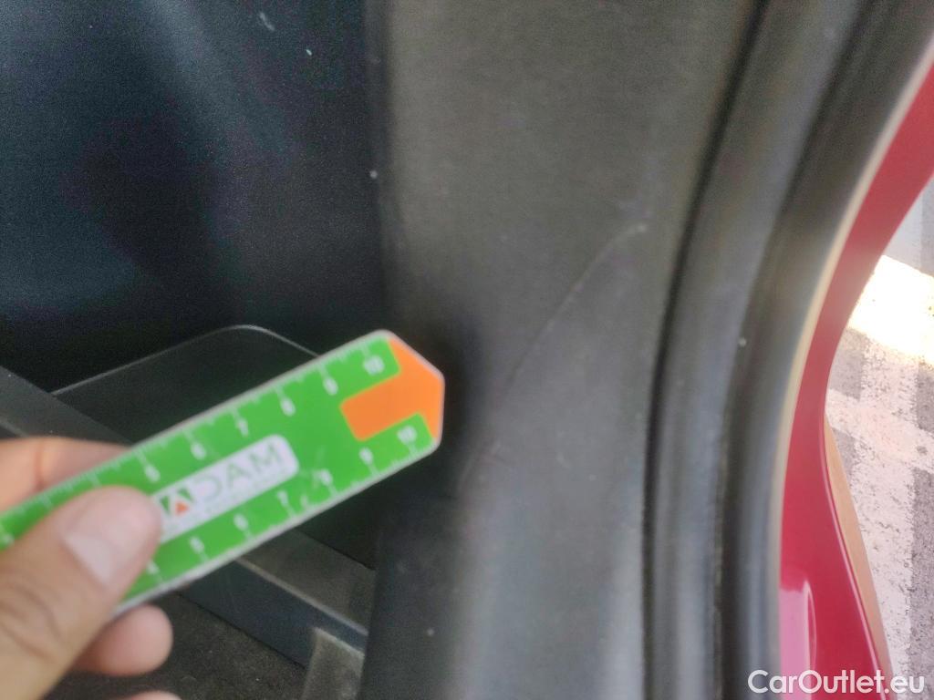  KIA  Niro KIA  / 2022 / 5P / crossover 1.6 GDi HEV 104kW (141CV) Drive #18