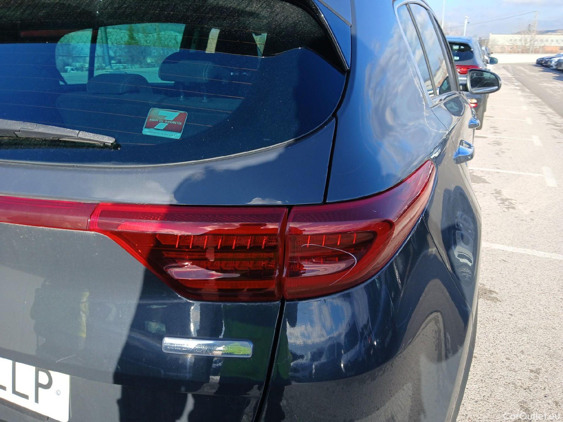  KIA  Sportage KIA  1.6MHEV Drive 100kW(136CV) 4x2(Crist Tintados)(CX) #35