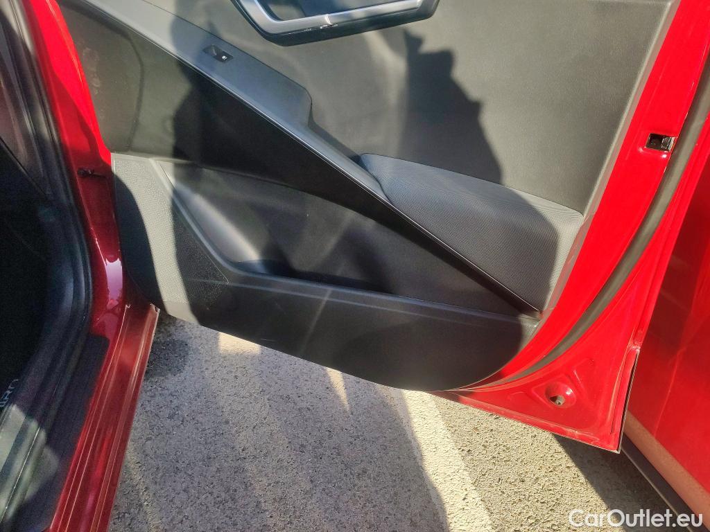  KIA  Niro KIA  / 2022 / 5P / crossover 1.6 GDi HEV 104kW (141CV) Drive #23