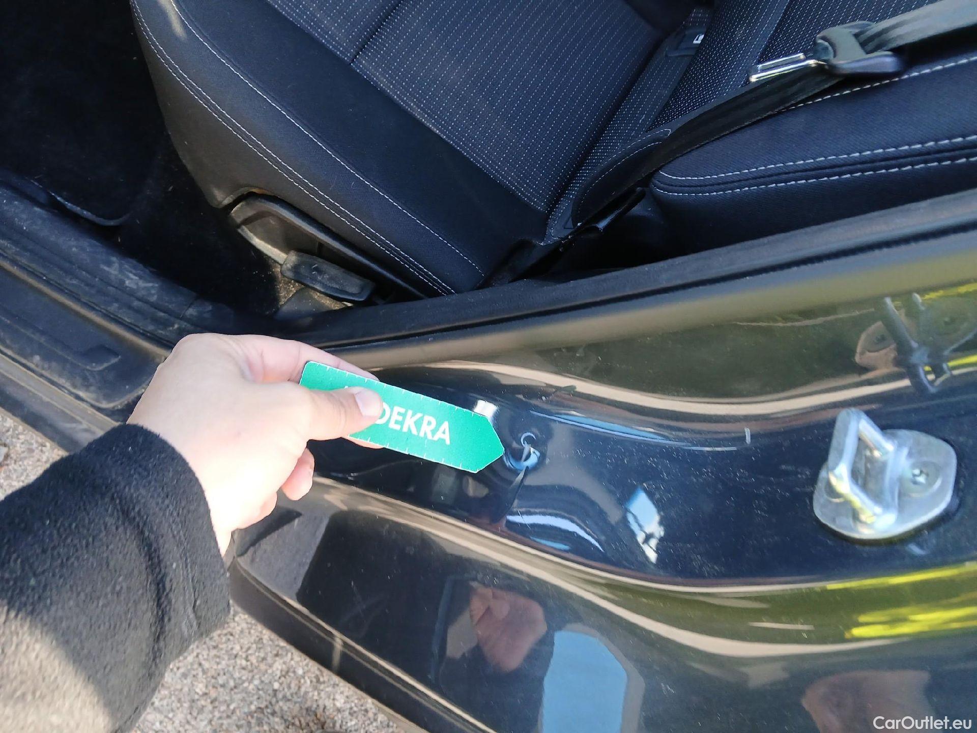  KIA  Sportage KIA  1.6MHEV Drive 100kW(136CV) 4x2(Crist Tintados)(CX) #19