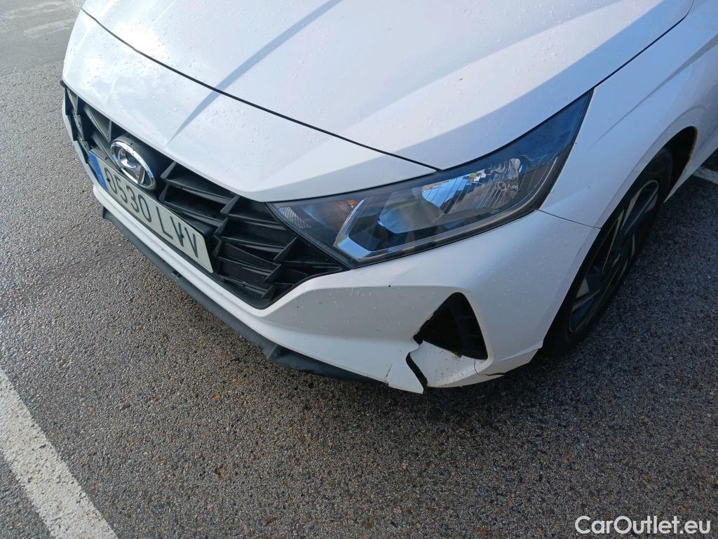  Hyundai  i20 HYUNDAI  / 2020 / 5P / berlina con portón 1.2 MPI SLX #6