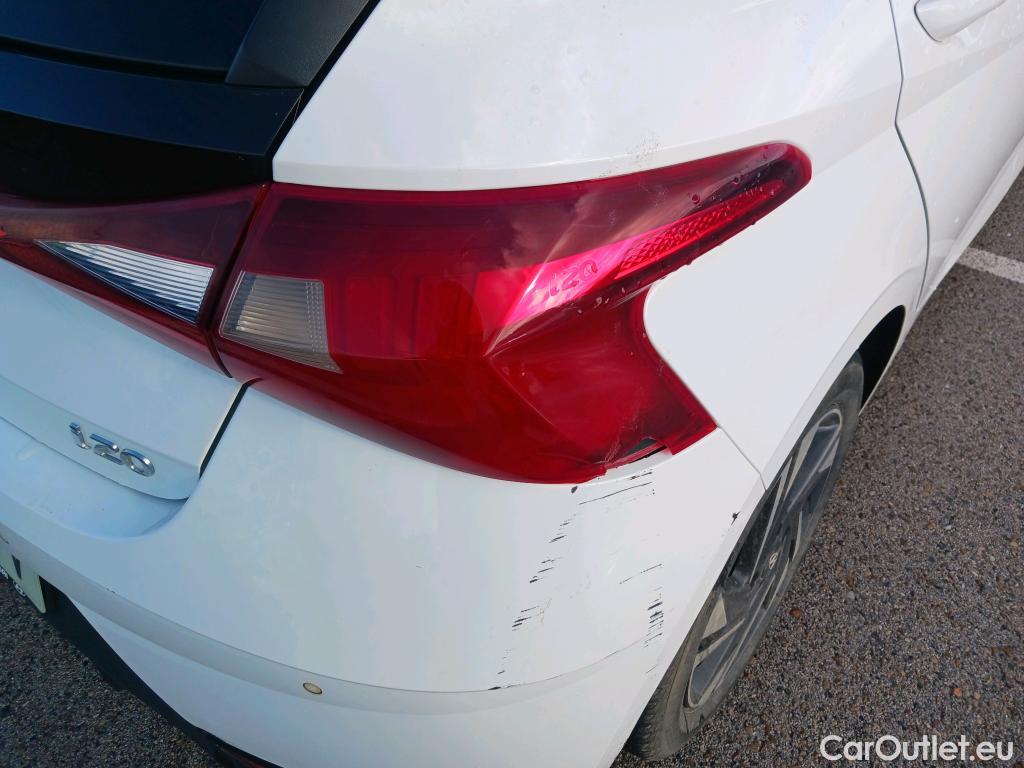  Hyundai  i20 HYUNDAI  / 2020 / 5P / berlina con portón 1.2 MPI SLX #8