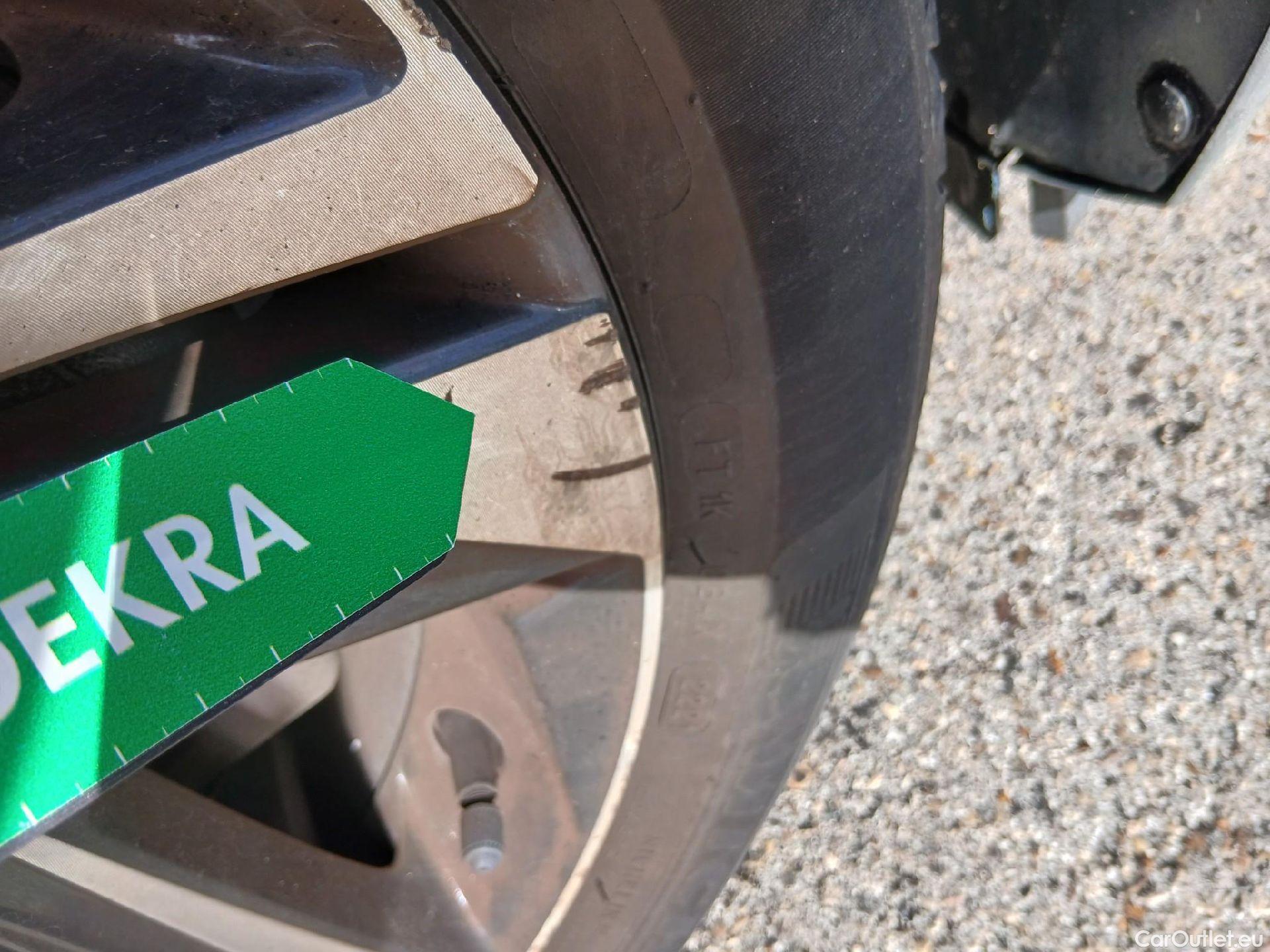  Hyundai  Bayon HYUNDAI  / 2021 / 5P / todoterreno 1.2 MPI Maxx #55