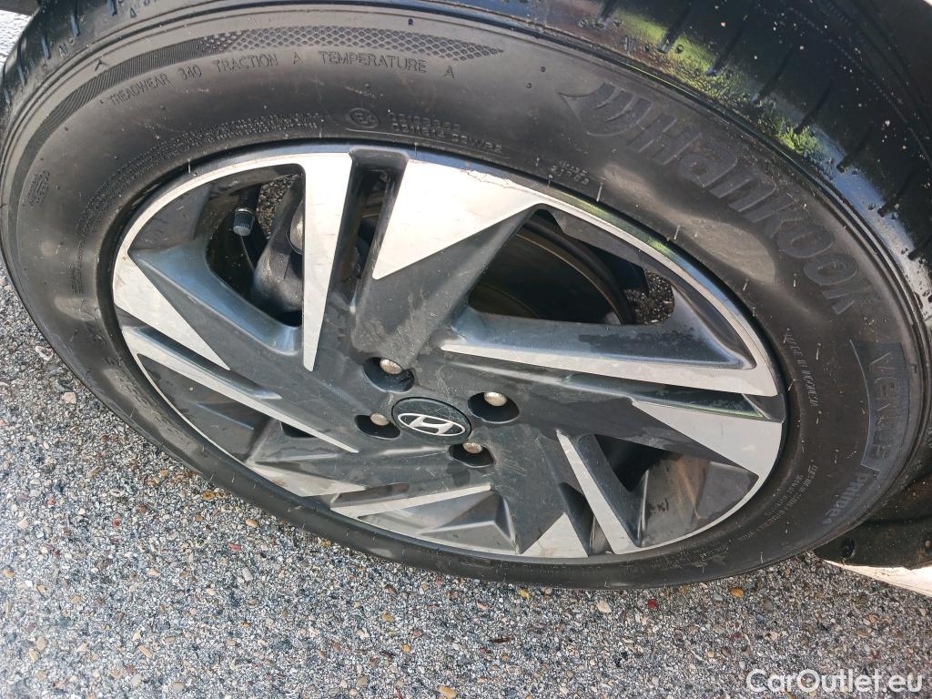  Hyundai  i20 HYUNDAI  / 2020 / 5P / berlina con portón 1.2 MPI SLX #14