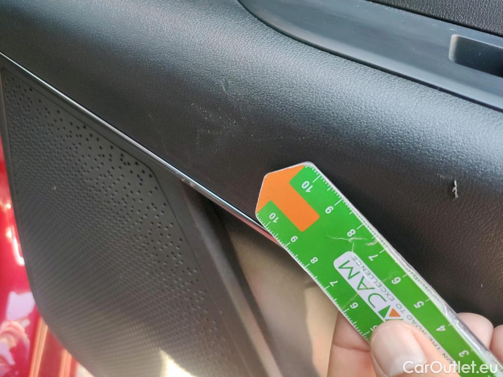  KIA  Niro KIA  / 2022 / 5P / crossover 1.6 GDi HEV 104kW (141CV) Drive #26