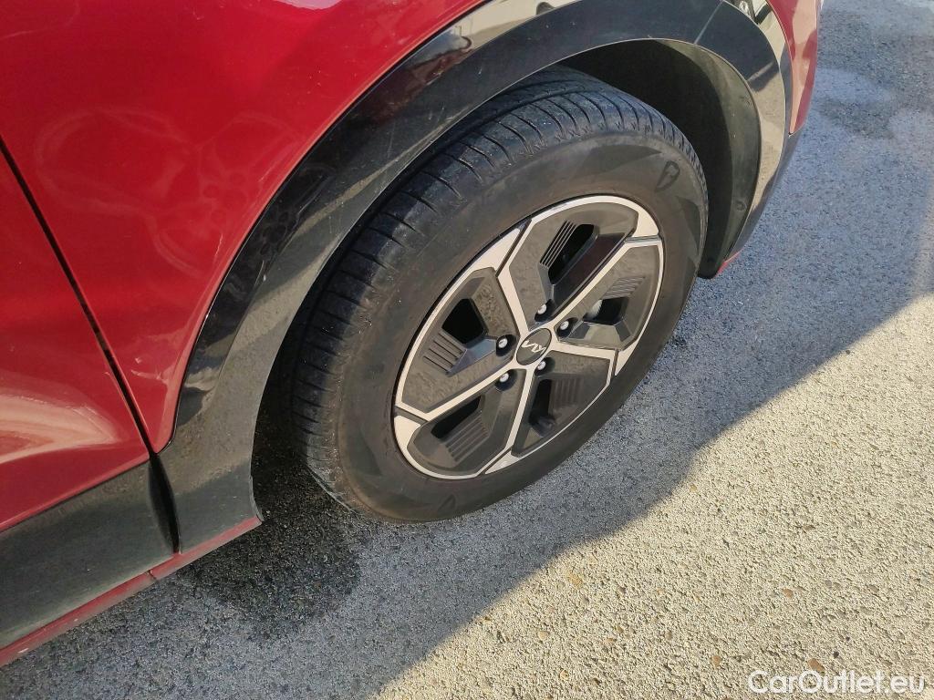  KIA  Niro KIA  / 2022 / 5P / crossover 1.6 GDi HEV 104kW (141CV) Drive #3