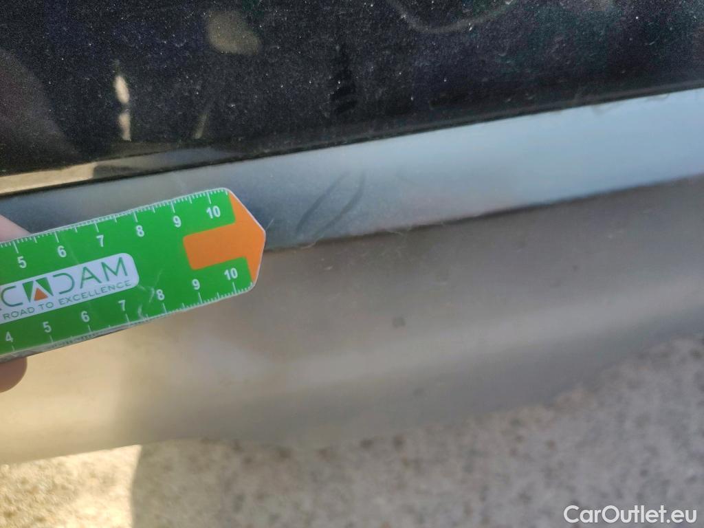  KIA  Niro KIA  / 2022 / 5P / crossover 1.6 GDi HEV 104kW (141CV) Drive #28