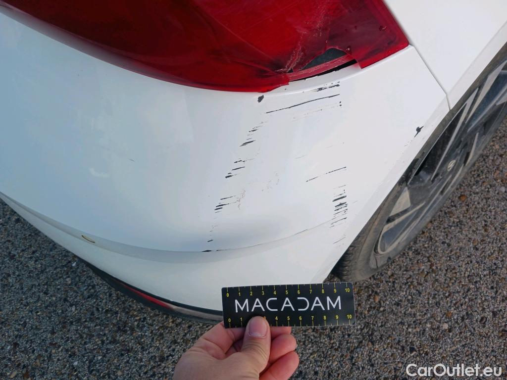  Hyundai  i20 HYUNDAI  / 2020 / 5P / berlina con portón 1.2 MPI SLX #30