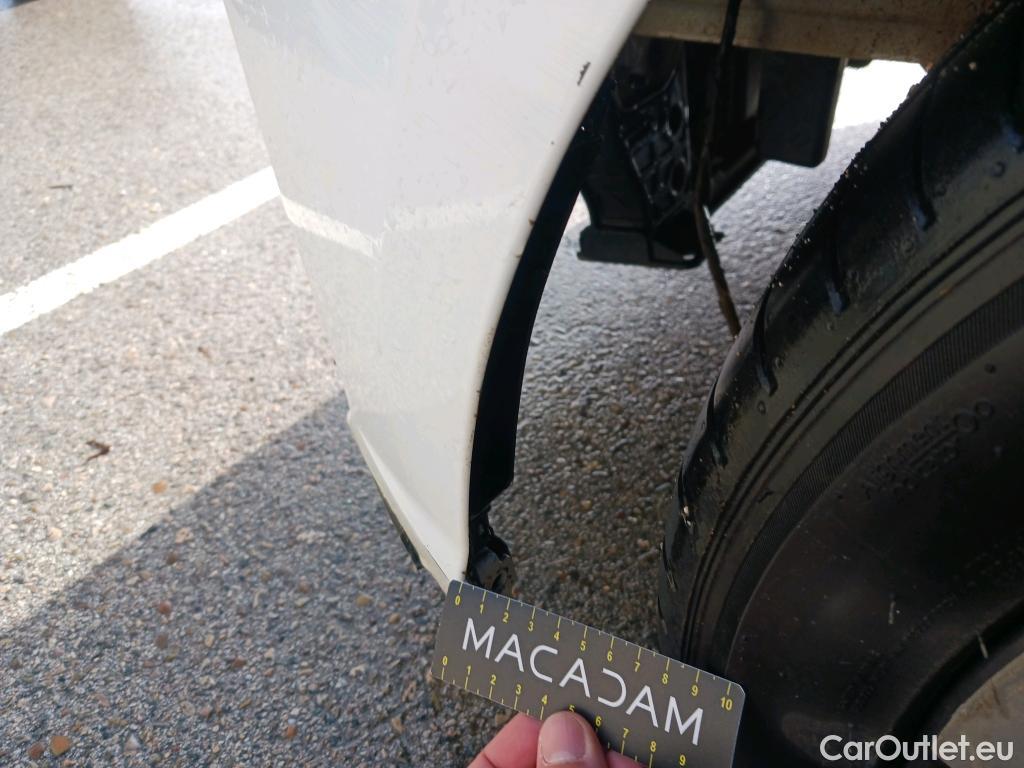  Hyundai  i20 HYUNDAI  / 2020 / 5P / berlina con portón 1.2 MPI SLX #11