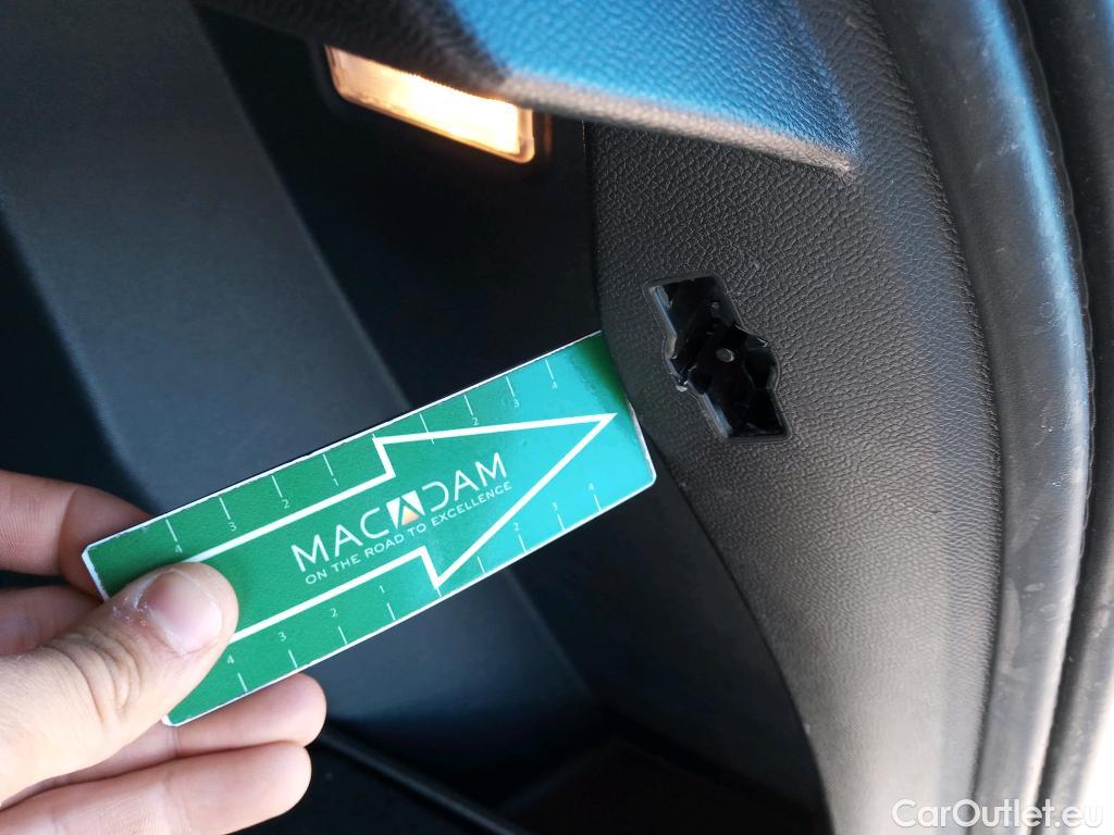  Peugeot  2008 PEUGEOT  / 2019 / 5P / todoterreno Active Pack BlueHDI 81kW (110CV) #7