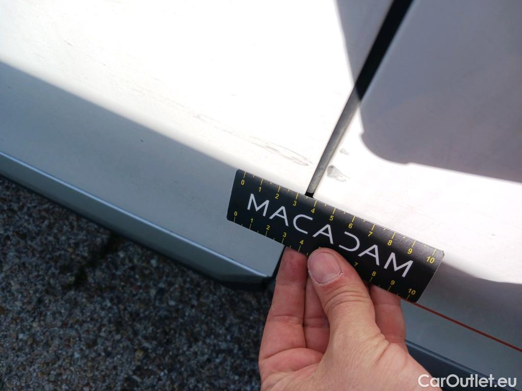  Peugeot  2008 PEUGEOT  / 2019 / 5P / todoterreno Allure BlueHDI 81kW (110CV) #16